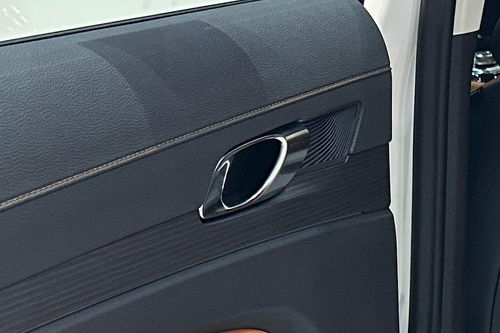 door handle interior of Ford Territory 2026