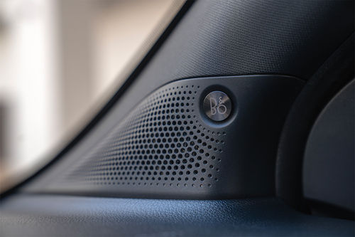 Speakers View of Ford Everest