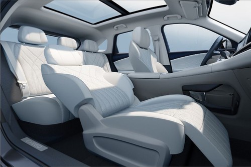 EXEED RX Front And Rear Seats Together