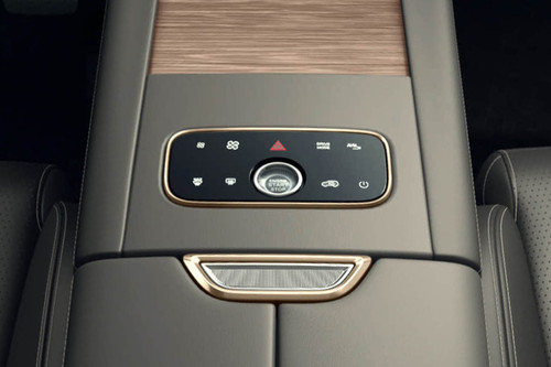 Center Controls of EXEED VX