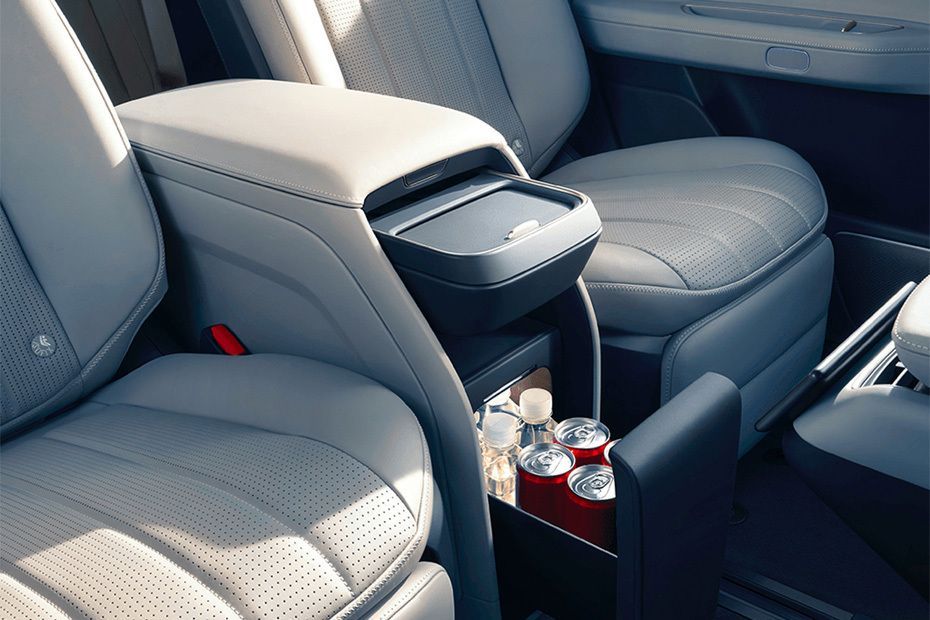 EL8 Cup Holders