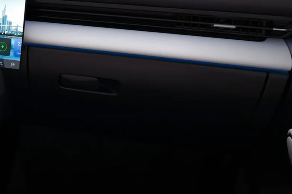 OMODA C7 Glove Box