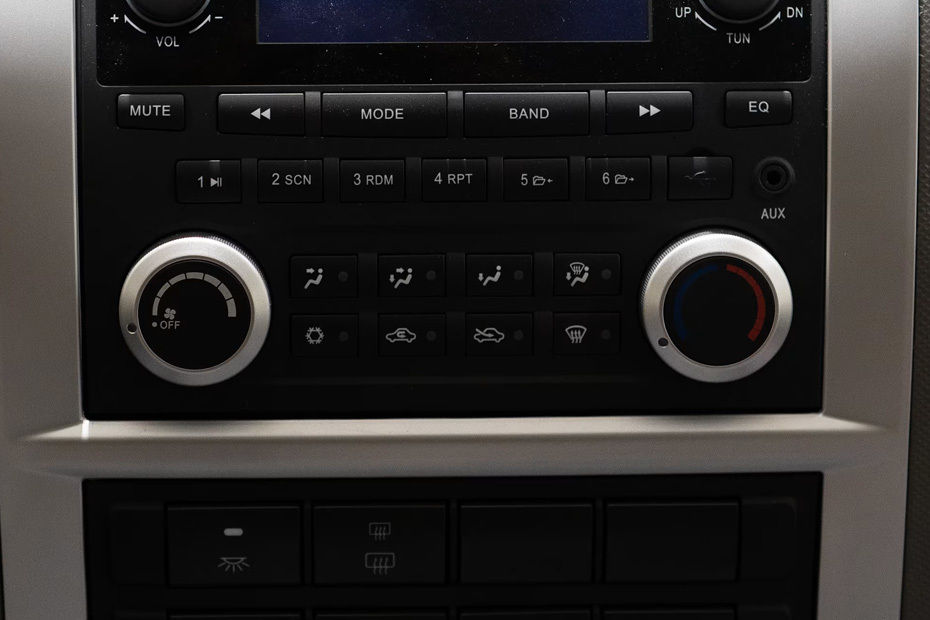 Front AC Controls of FOTON View