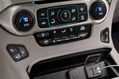 Side AC Controls of GMC YUKON XL Denali