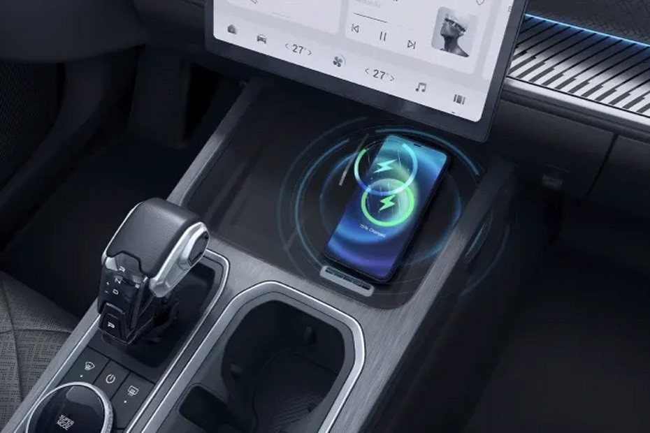 Power Accessories Outlet View of Jaecoo J7