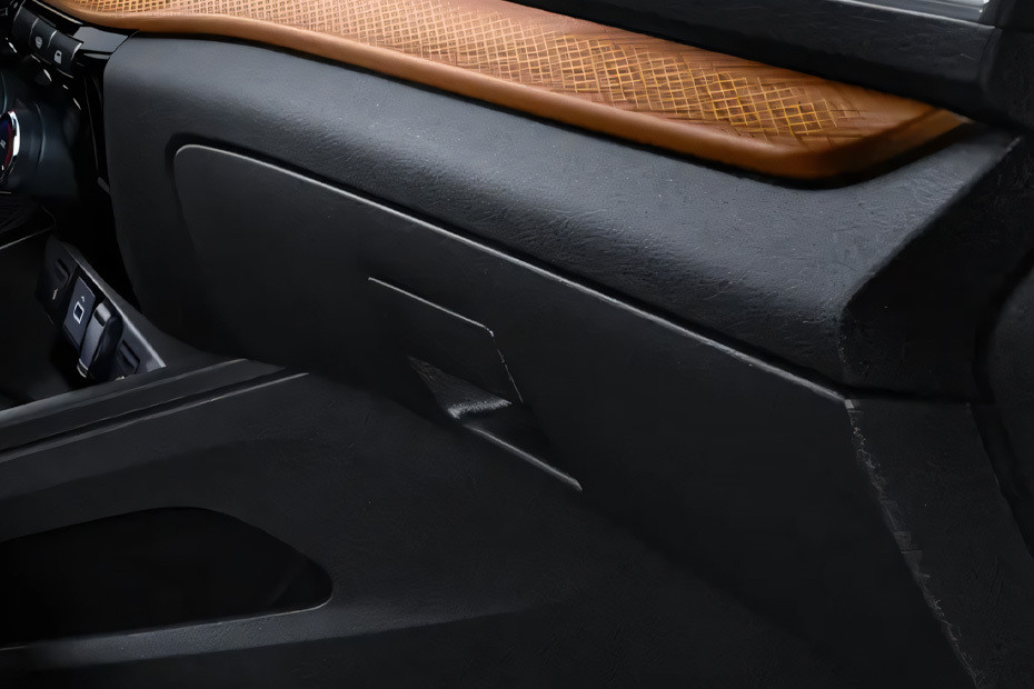 Lada Vesta SW Cross Glove Box