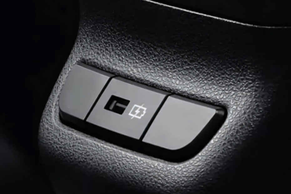 Power Accessories Outlet View of Lada Vesta SW Cross