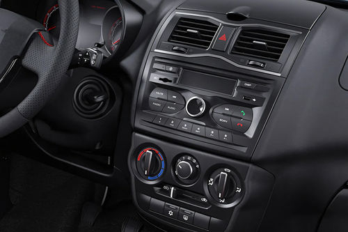 Granta Sport Liftback Center Console