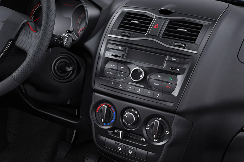 Granta Sport Liftback Center Console
