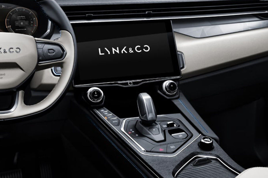 01 Center Console