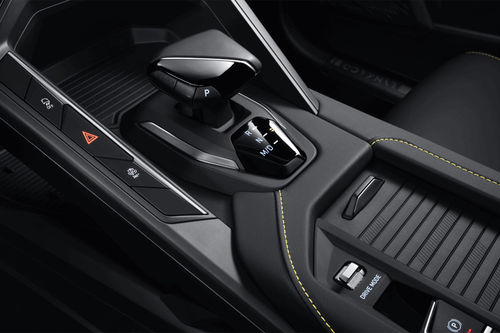 LYNK&CO 06 Gear Shifter