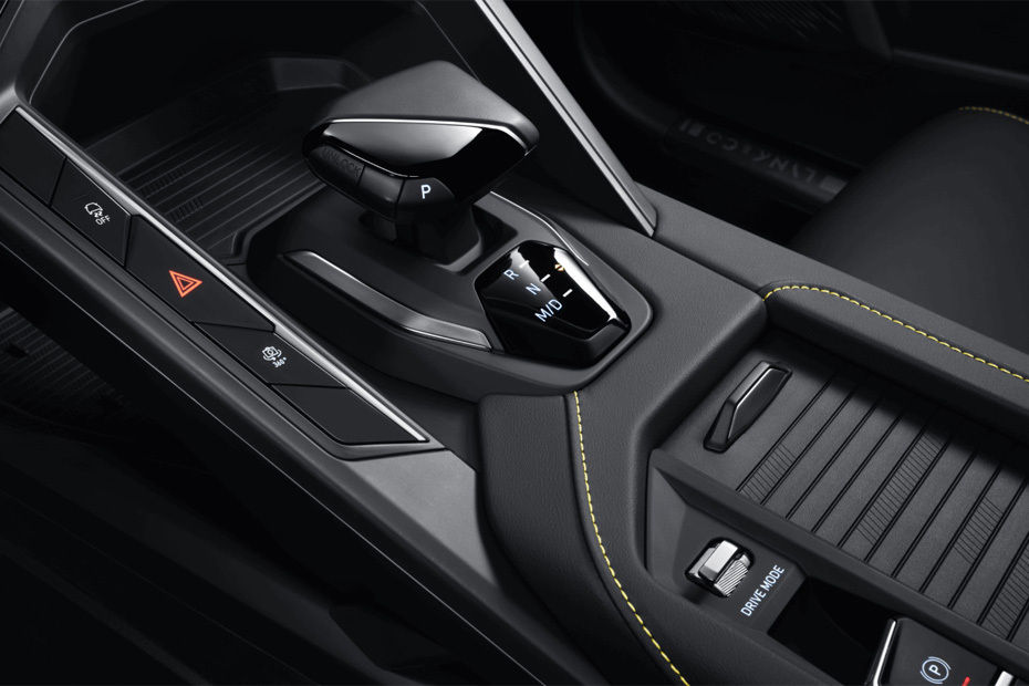 LYNK&CO 06 Gear Shifter