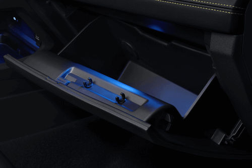LYNK&CO 06 Glove Box Open