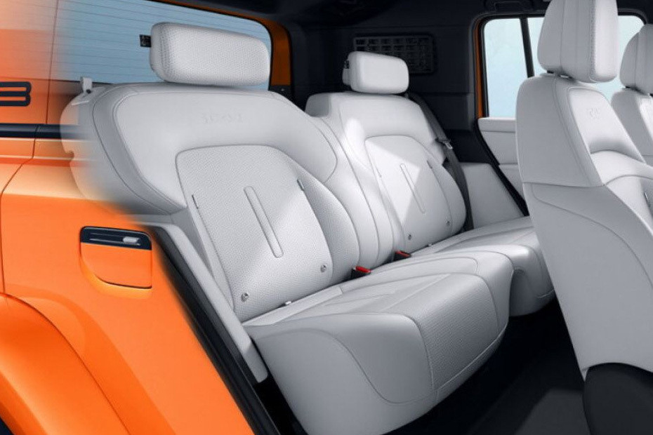iCaur V23 Rear Seats