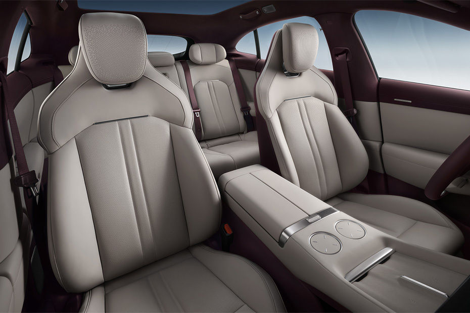 YU7 Front Seats