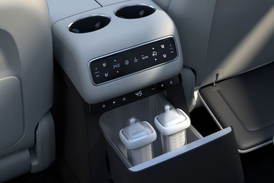 L9 Rear AC Controls