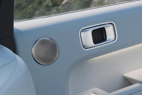 Speakers View of Li Auto L8