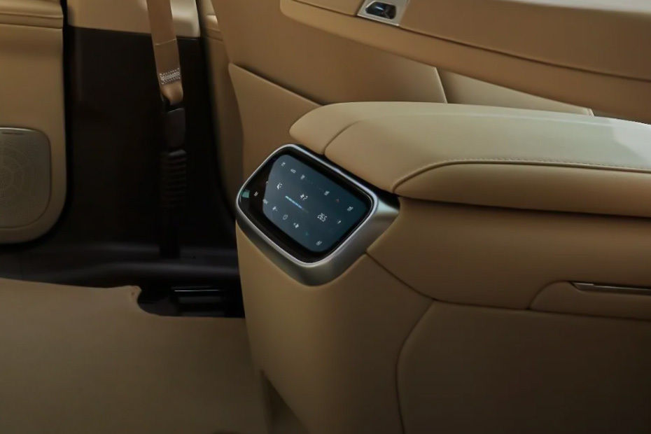 7 Rear AC Controls