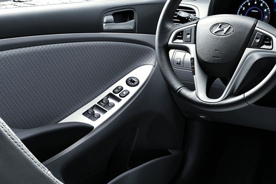 Hyundai Accent 5 DR Drivers Side In Side Door Controls