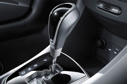 Hyundai Accent 5 DR Gear Shifter