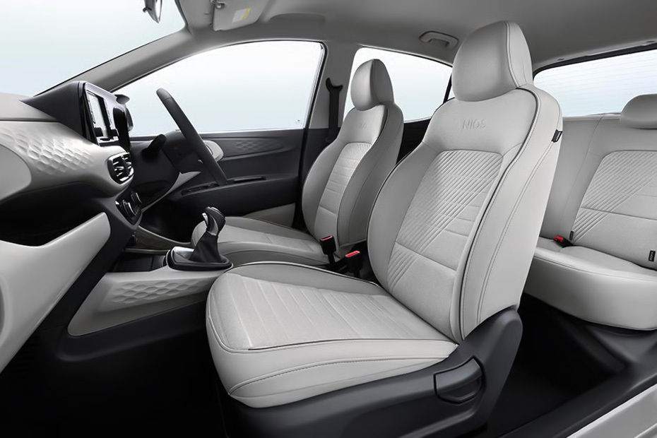 Grand i10 Front Seats