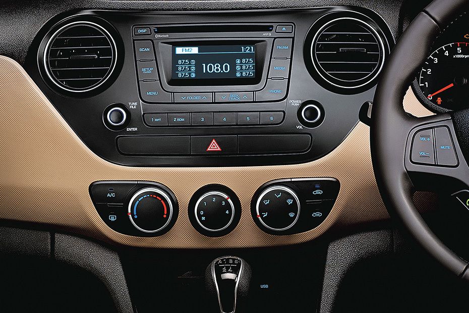 Grand i10 5DR Center Console