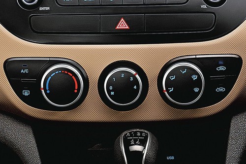 Front AC Controls of Hyundai Grand i10 5DR