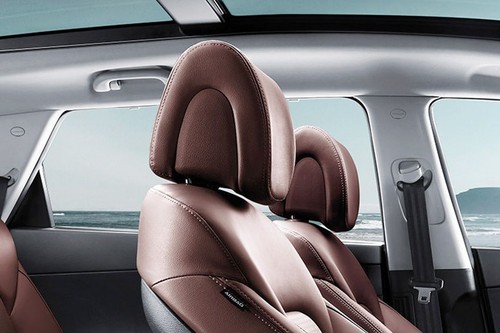 Grand Santa Fe Front Seat Headrest