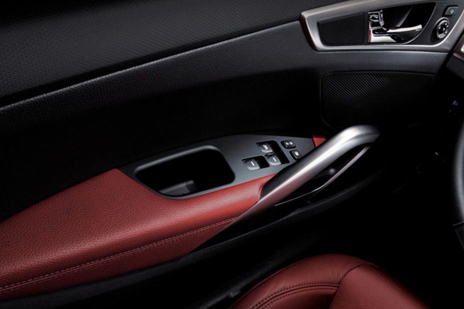 Hyundai Veloster Drivers Side In Side Door Controls