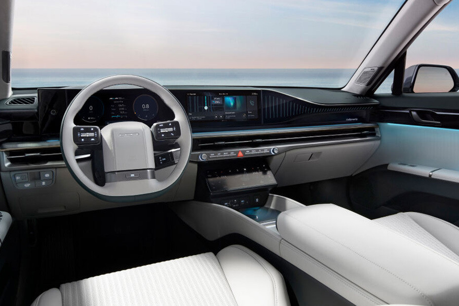 Dashboard View of Azera
