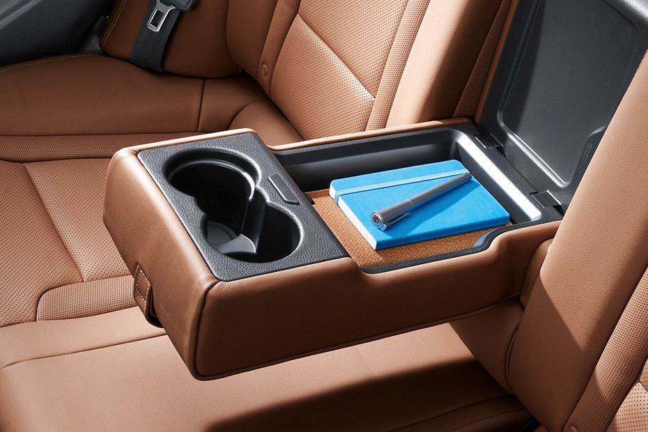 i40 Armrest Rear
