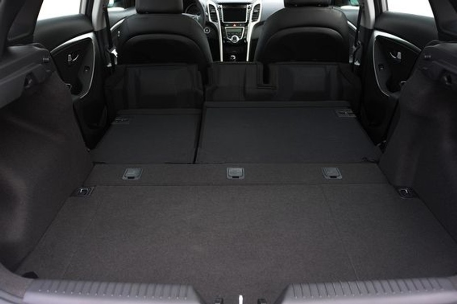 Folding Seats of Hyundai Elantra Coupe