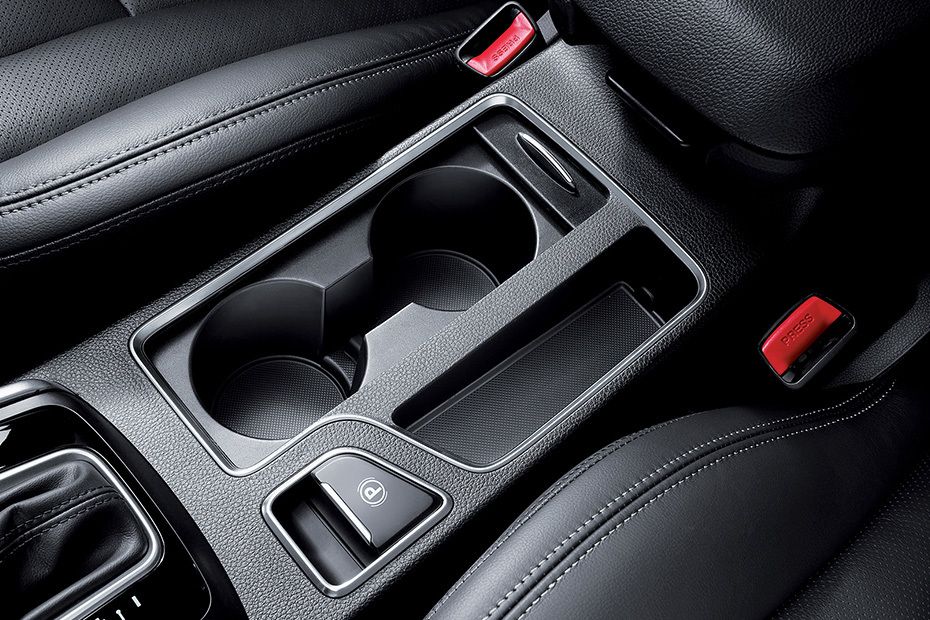 i30 Cup Holders
