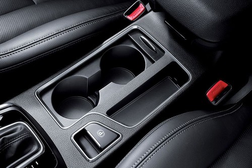 i30 Cup Holders