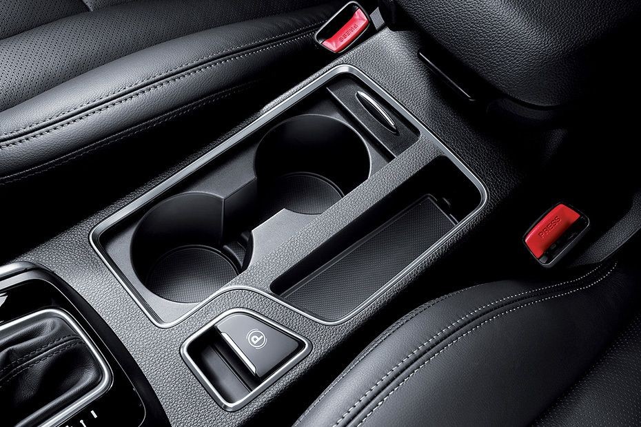 i30 Cup Holders