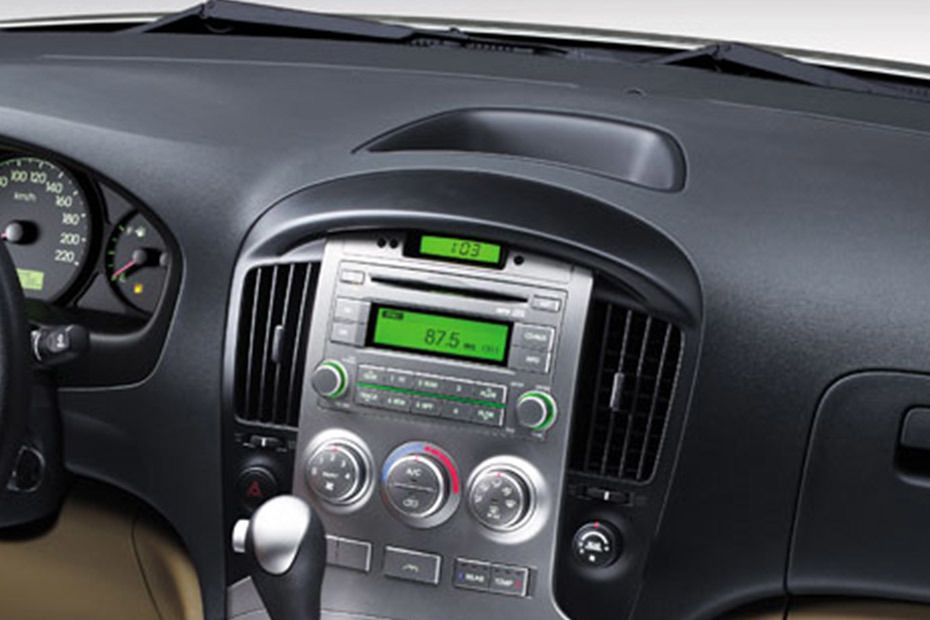 Side AC Controls of Hyundai H-1