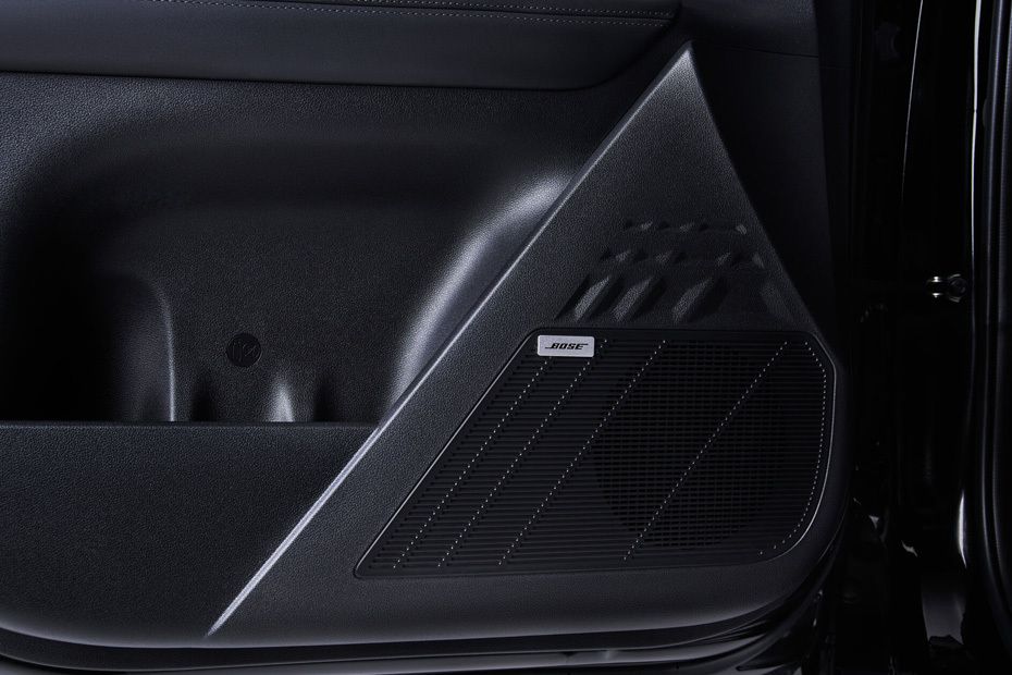 Speakers View of Hyundai Stargazer	