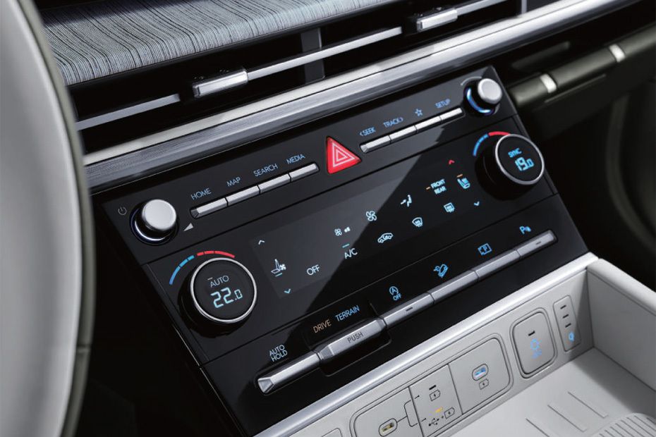 Front AC Controls of Hyundai Santa Fe