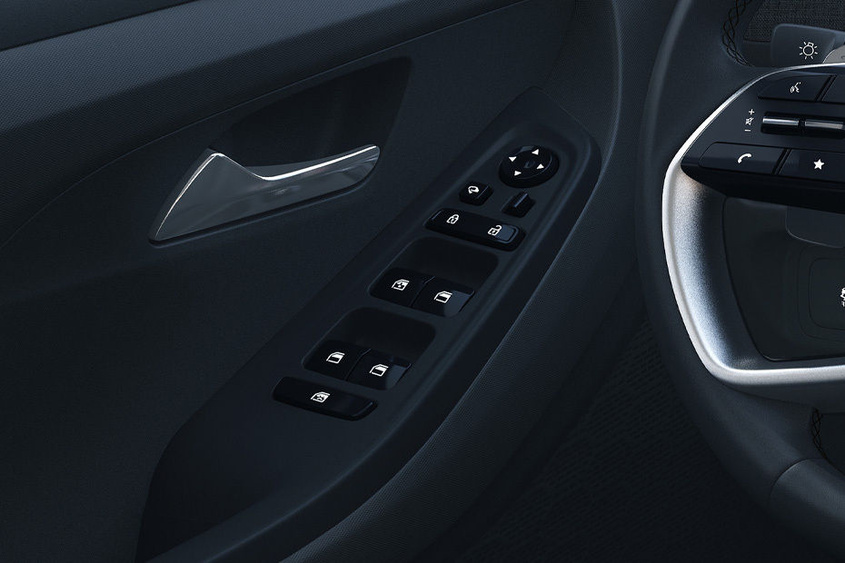 Hyundai Creta Drivers Side In Side Door Controls