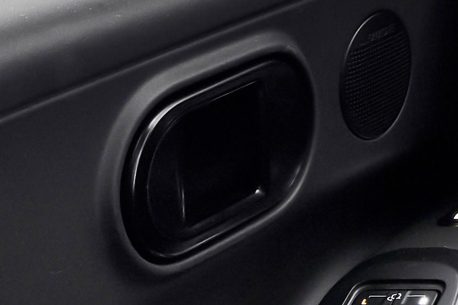 door handle interior of Hyundai Ioniq 3