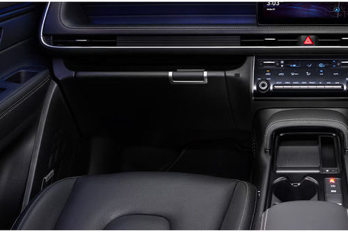 Hyundai  Stargazer  2026 Glove Box