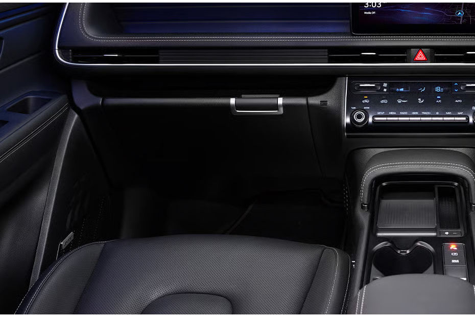 Hyundai  Stargazer  2026 Glove Box