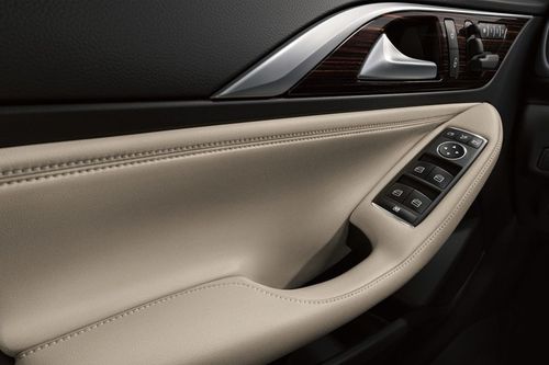 Infiniti Q30 Gas cap Release
