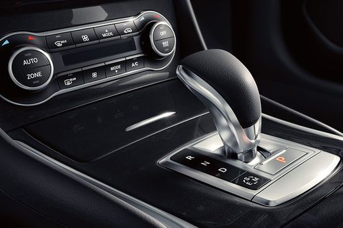 Infiniti Q30 Gear Shifter