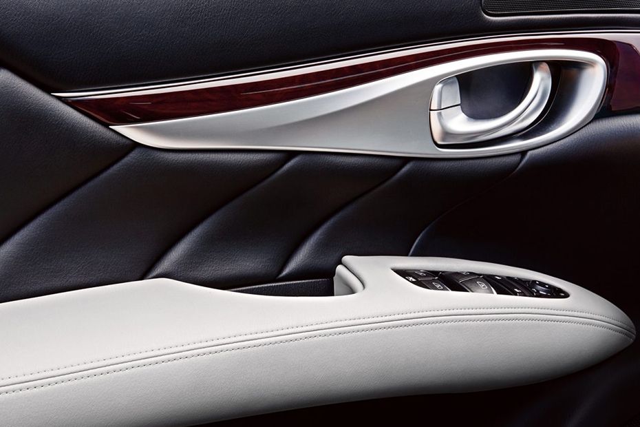 Infiniti Q70 Gas cap Release