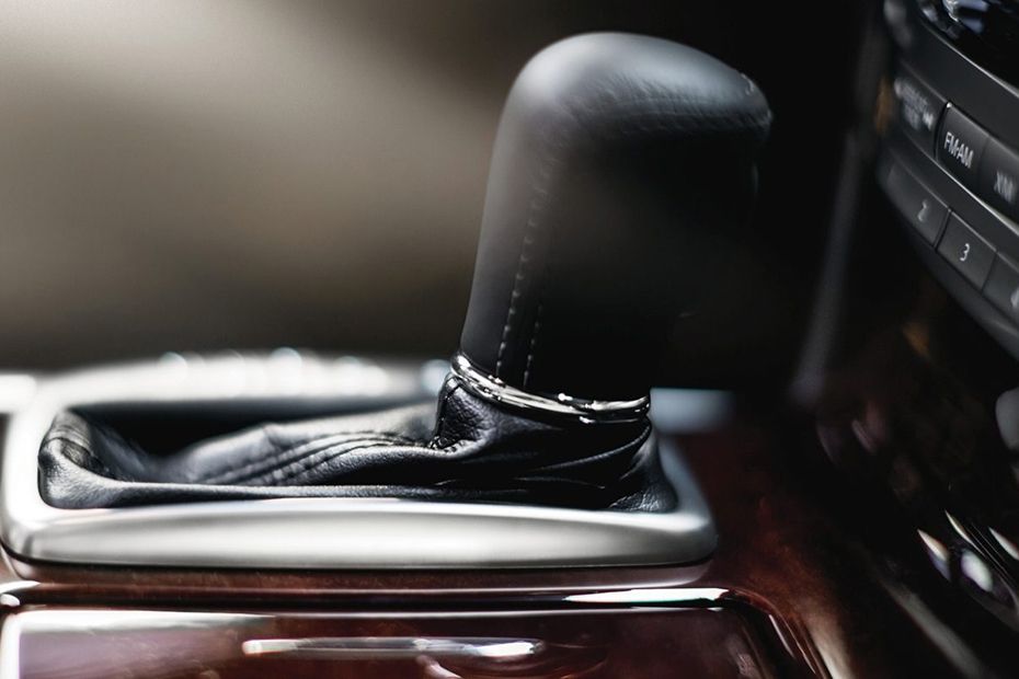 Infiniti Q70 Gear Shifter
