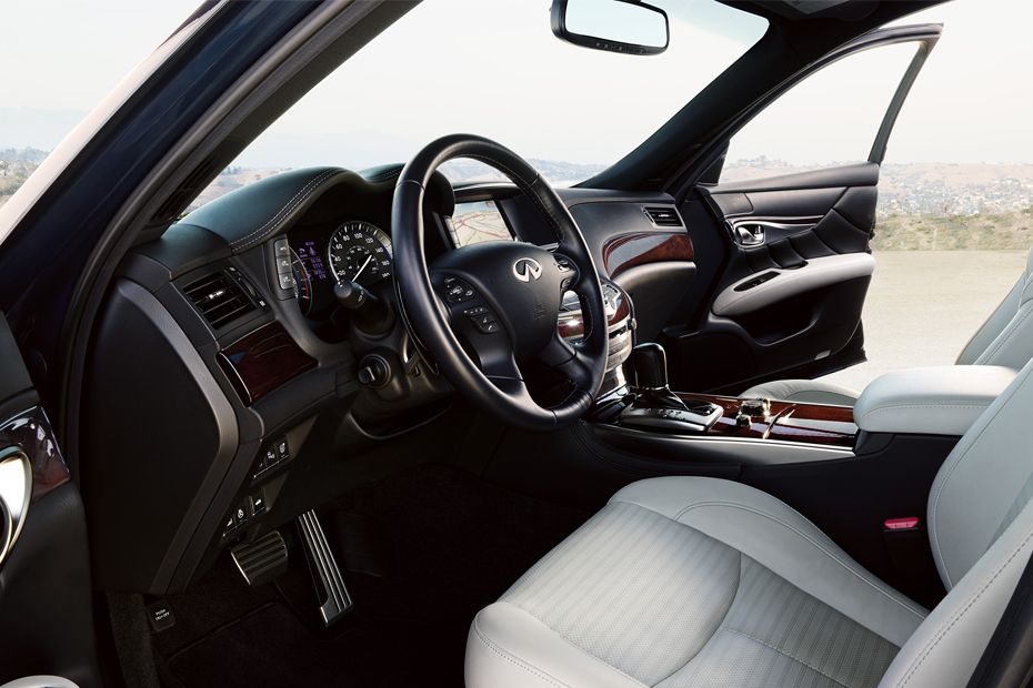 Infiniti Q70 Steering Wheel