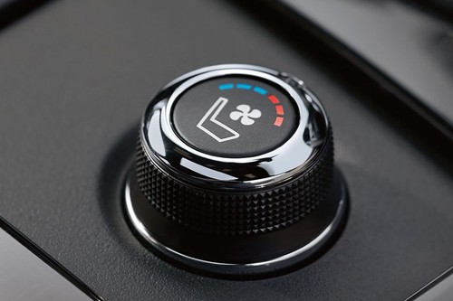 Front AC Controls of Infiniti QX70