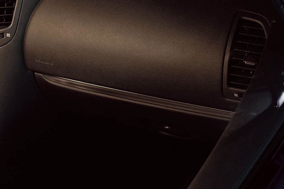 Infiniti QX70 Glove Box