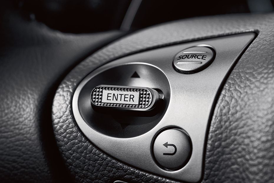 Infiniti QX70 Multi Function Steering